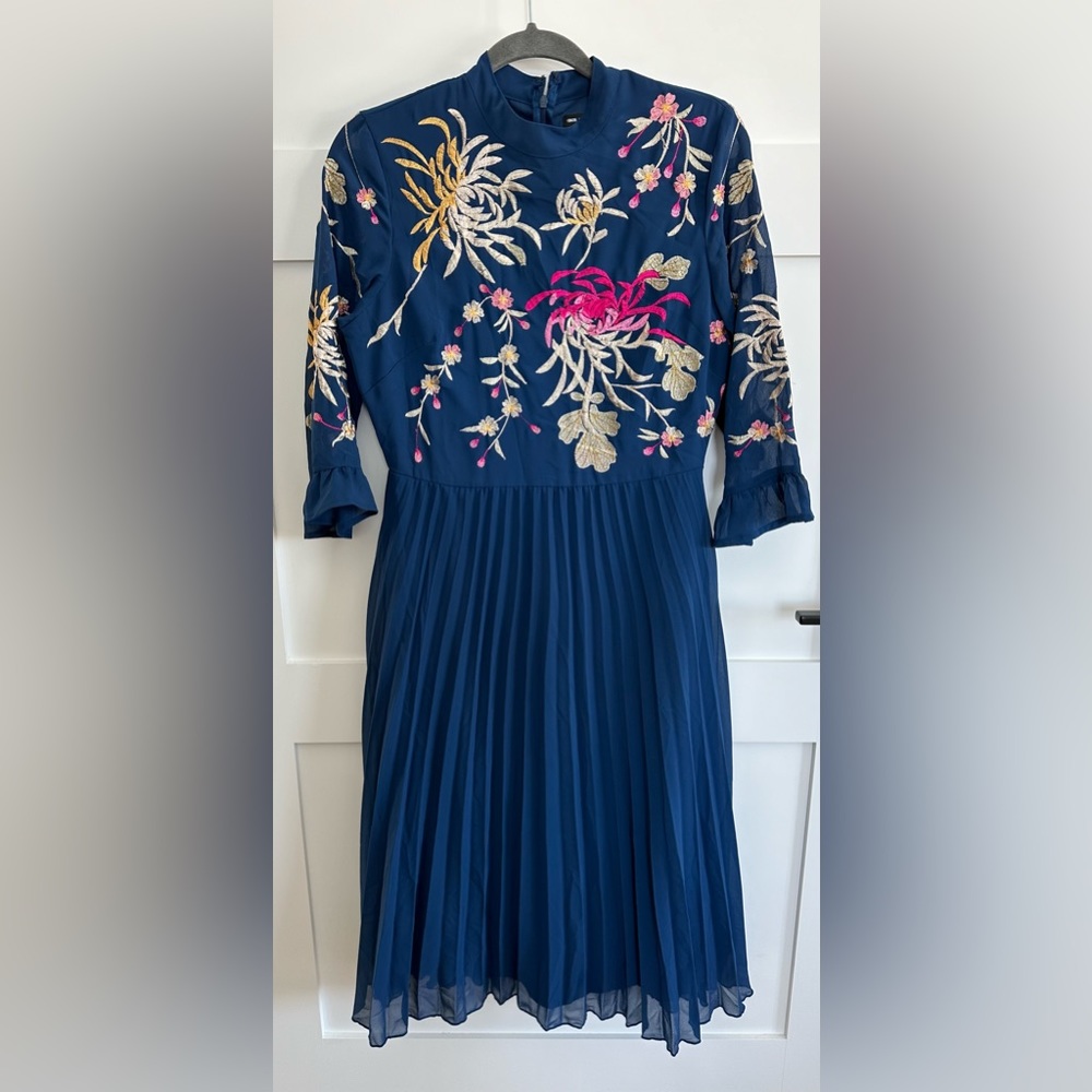 ASOS navy blue with floral embroidery midi dress with a pleated flare sz 12